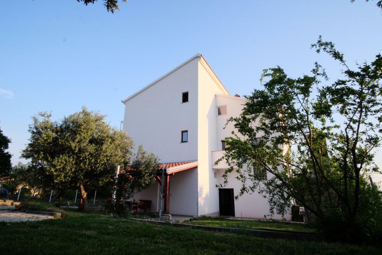 Apartmani Viktorija Vrana  Exterior photo